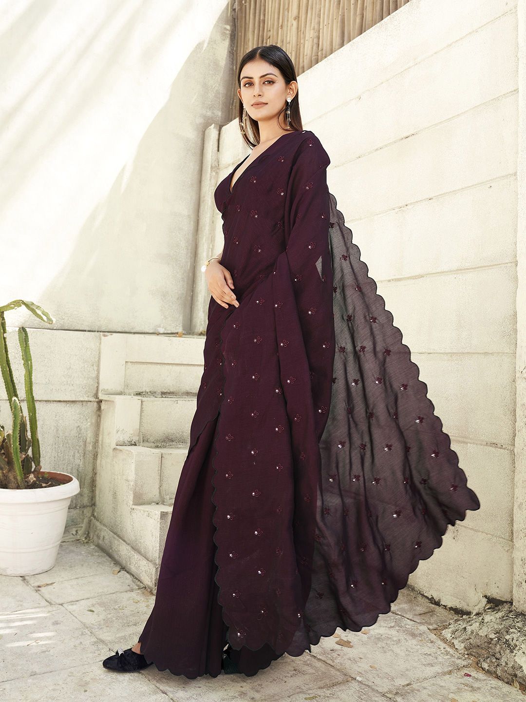 Tikhi Imli Solid Mirror Work Saree