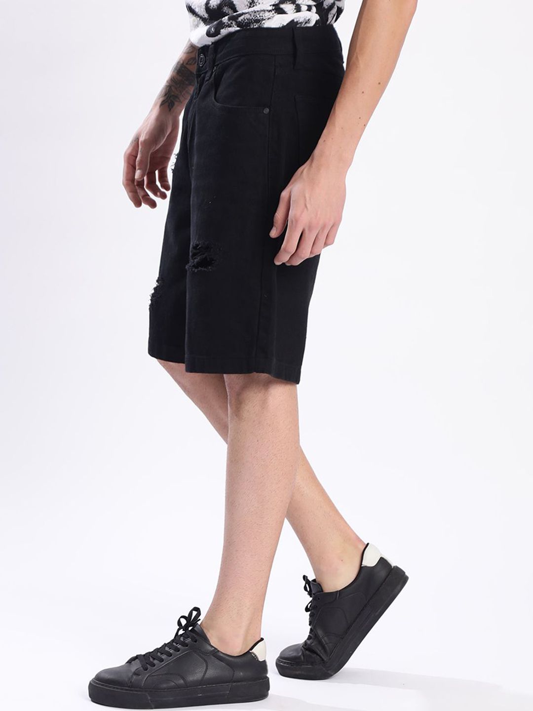 Bene Kleed Men Relax Fit Distressed Denim Shorts