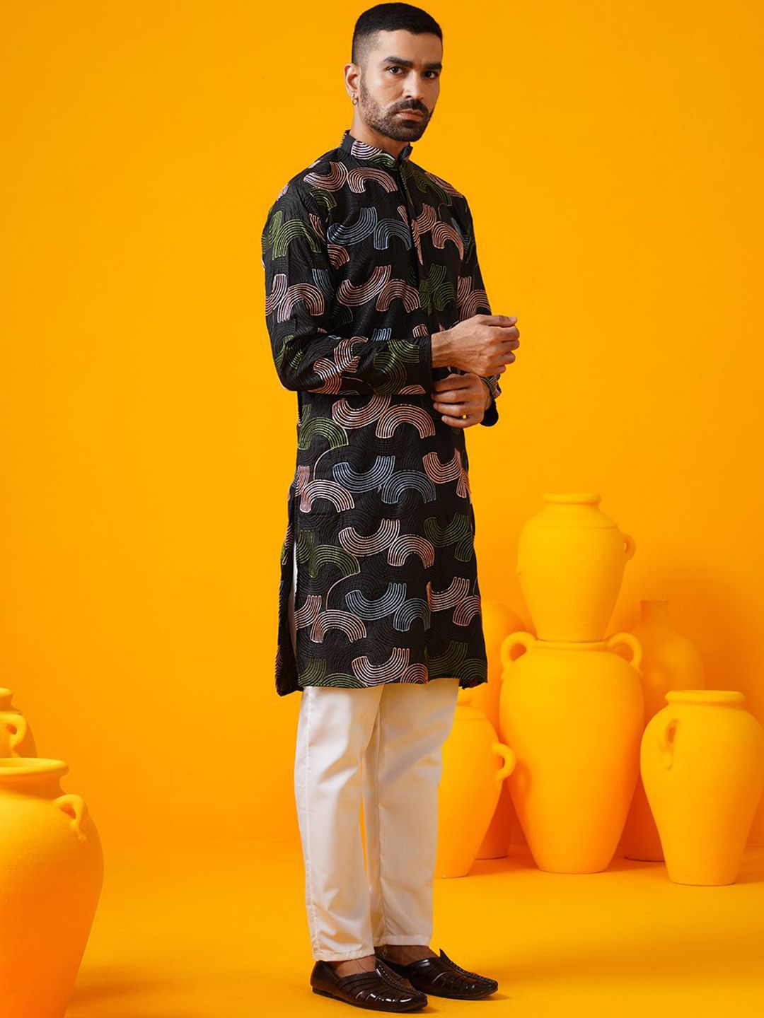 SOJANYA Benang Kolar Mandarin Bersulam Geometrik Bekerja Kurta Lurus