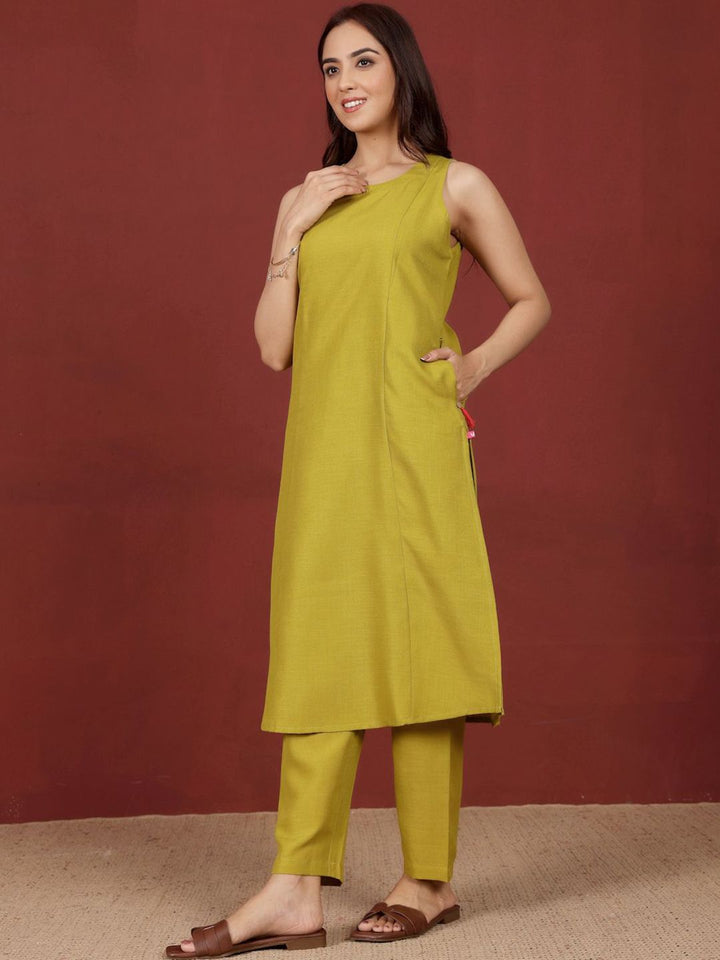Varanga Round Neck Straight Kurta With Trousers