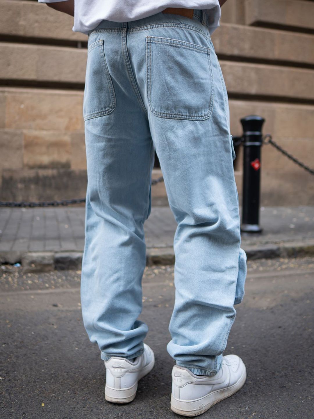 Powerlook Men Cotton Mid-Rise Relaxed Fit Light Fade Jeans With Pockets