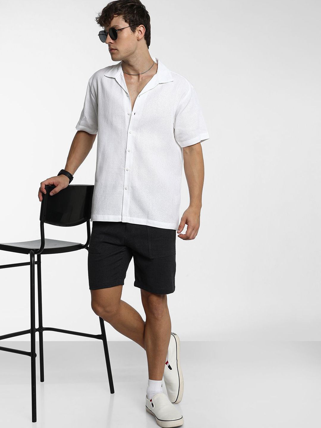 Campus Sutra Men Comfort Spread Collar Textured Polycotton Casual Shirt