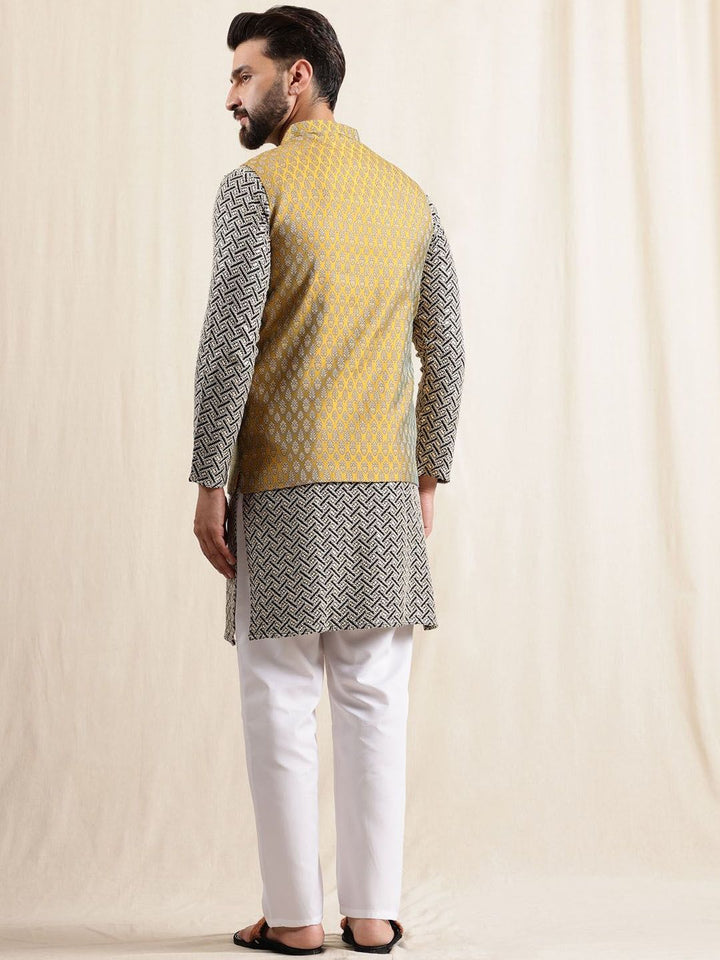 Anouk Men Embroidered Regular Pure Cotton Kurta with Pyjamas