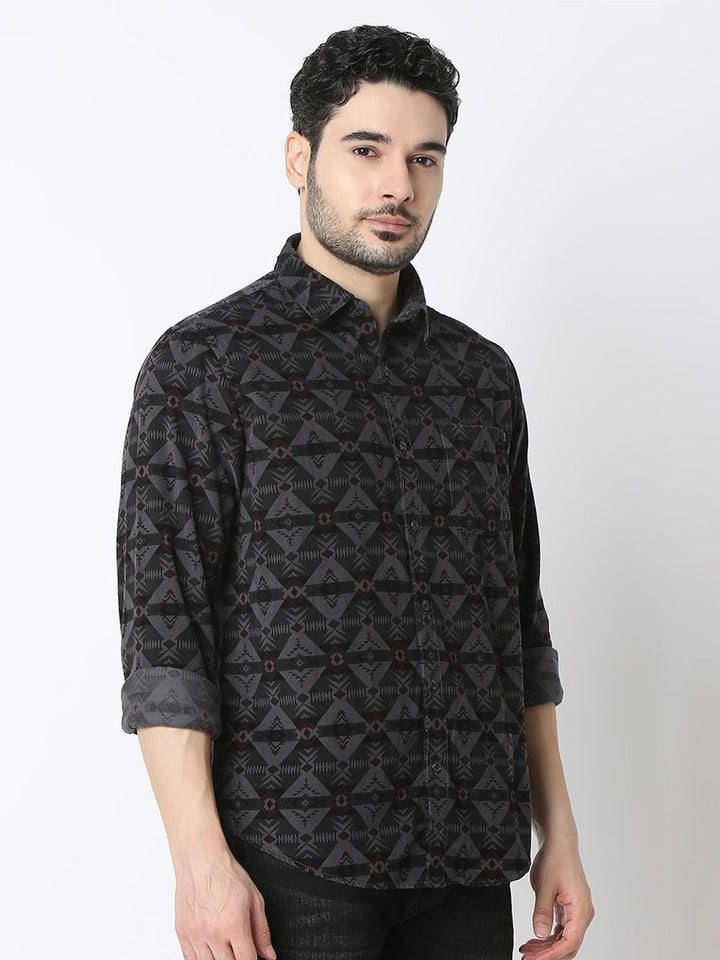 SPYKAR Men Slim Fit Spread Collar Geometric Printed Casual Shirt