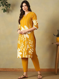 Mamicha Women Floral Printed Regular Pure Cotton Kurta with Trousers & With Dupatta