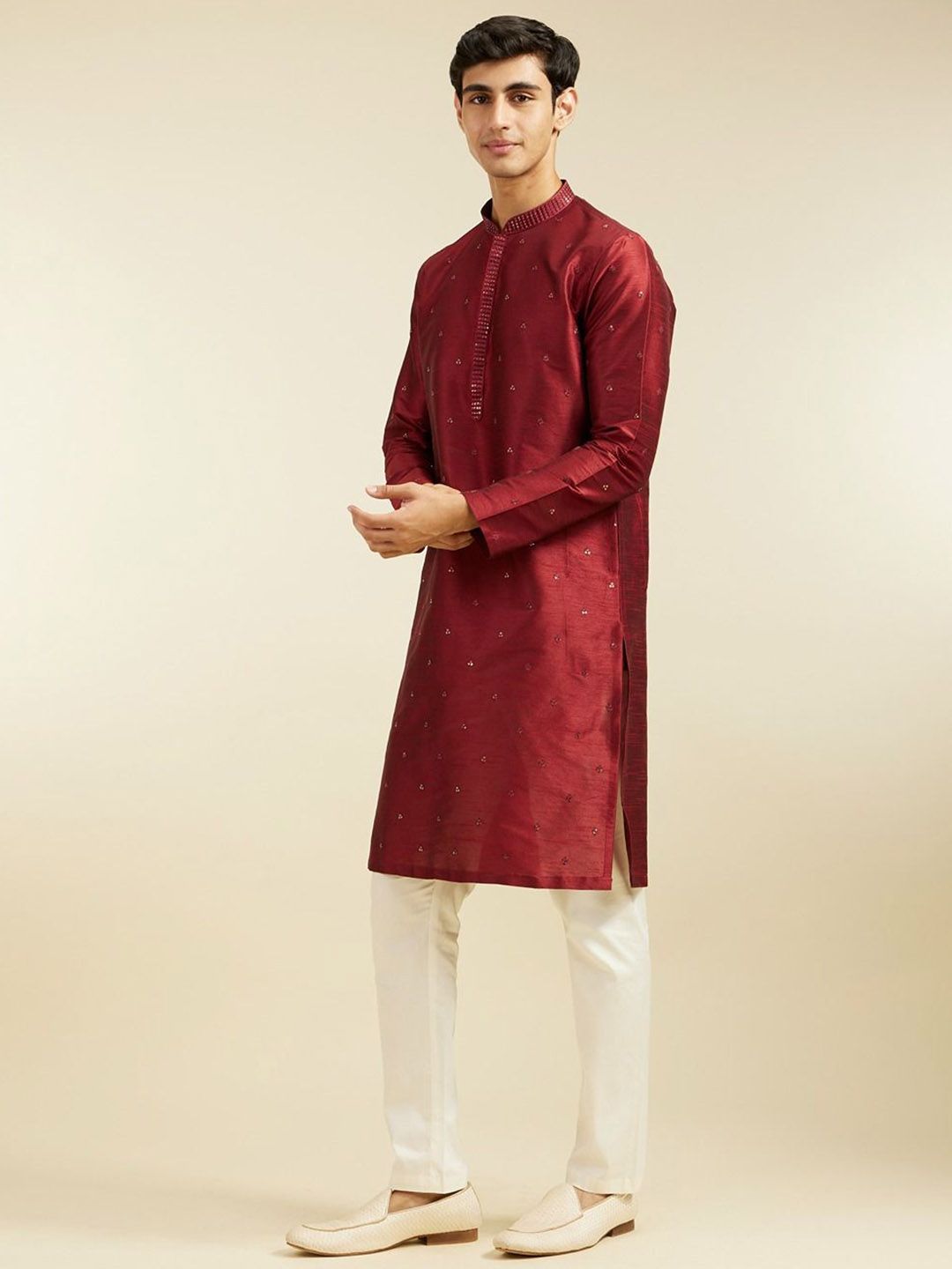 Diwas by Manyavar Floral Embroidered Mandarin Collar Sequinned Straight Kurta