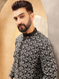 Anouk Kurta Lurus Bersulam Geometri Hitam Putih Kolar
