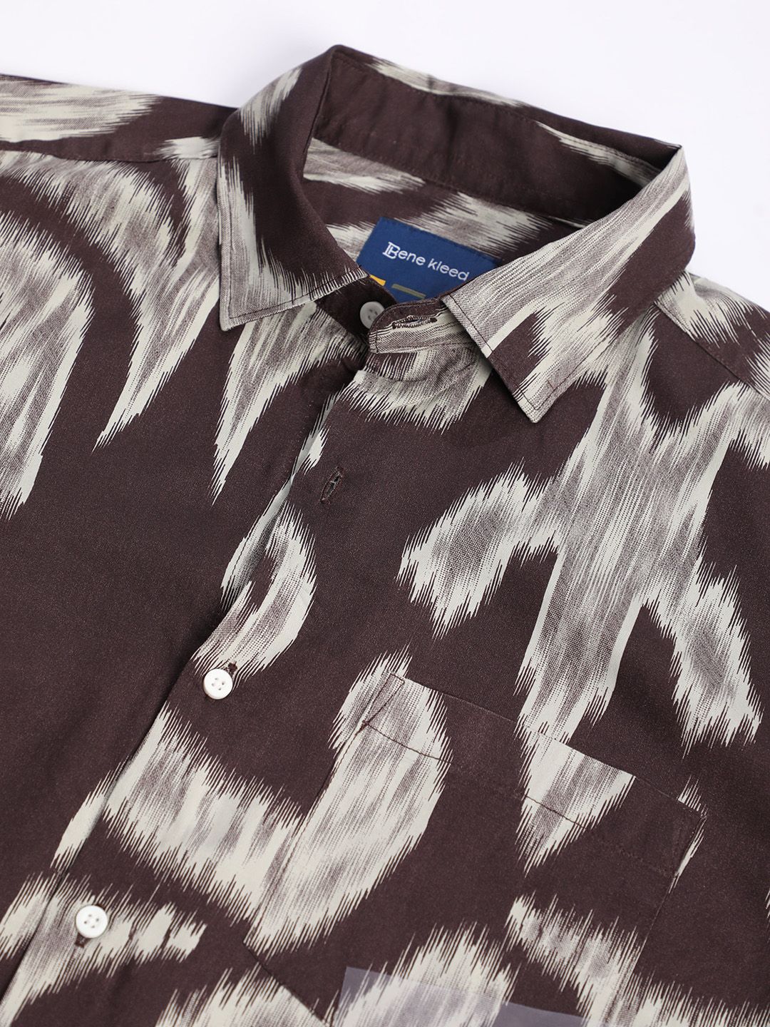 Bene Kleed Men Slim Fit Abstract Printed Spread Collar Casual Shirt
