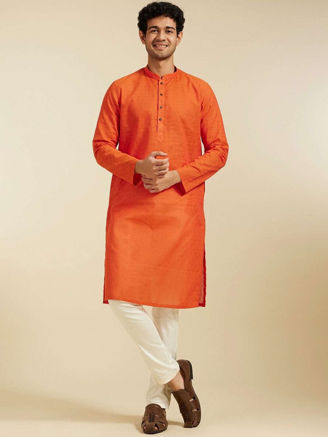Diwas oleh Manyavar Mandarin Collar Cotton Straight Kurta