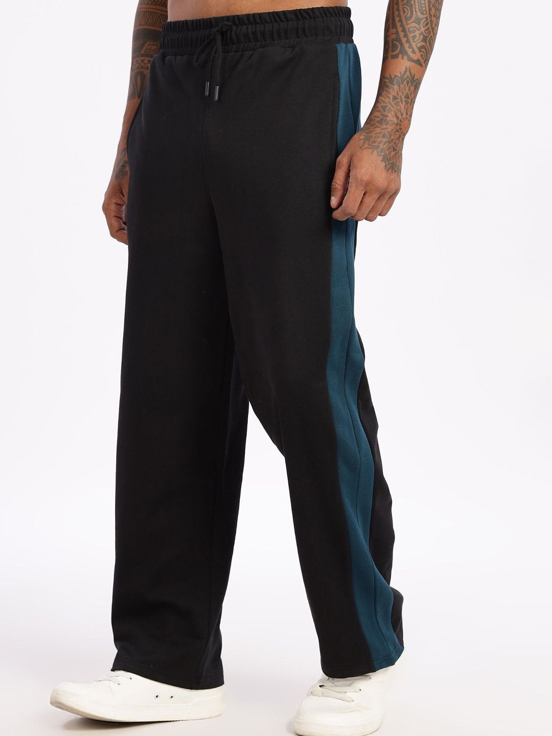 Eszett Black High-Rise Solid Joggers