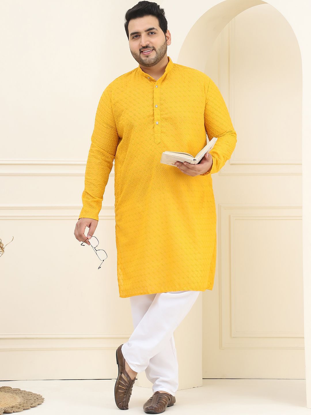 SOJANYA PLUS Plus Size Floral Embroidered Pure Cotton Straight Kurta with Pyjamas