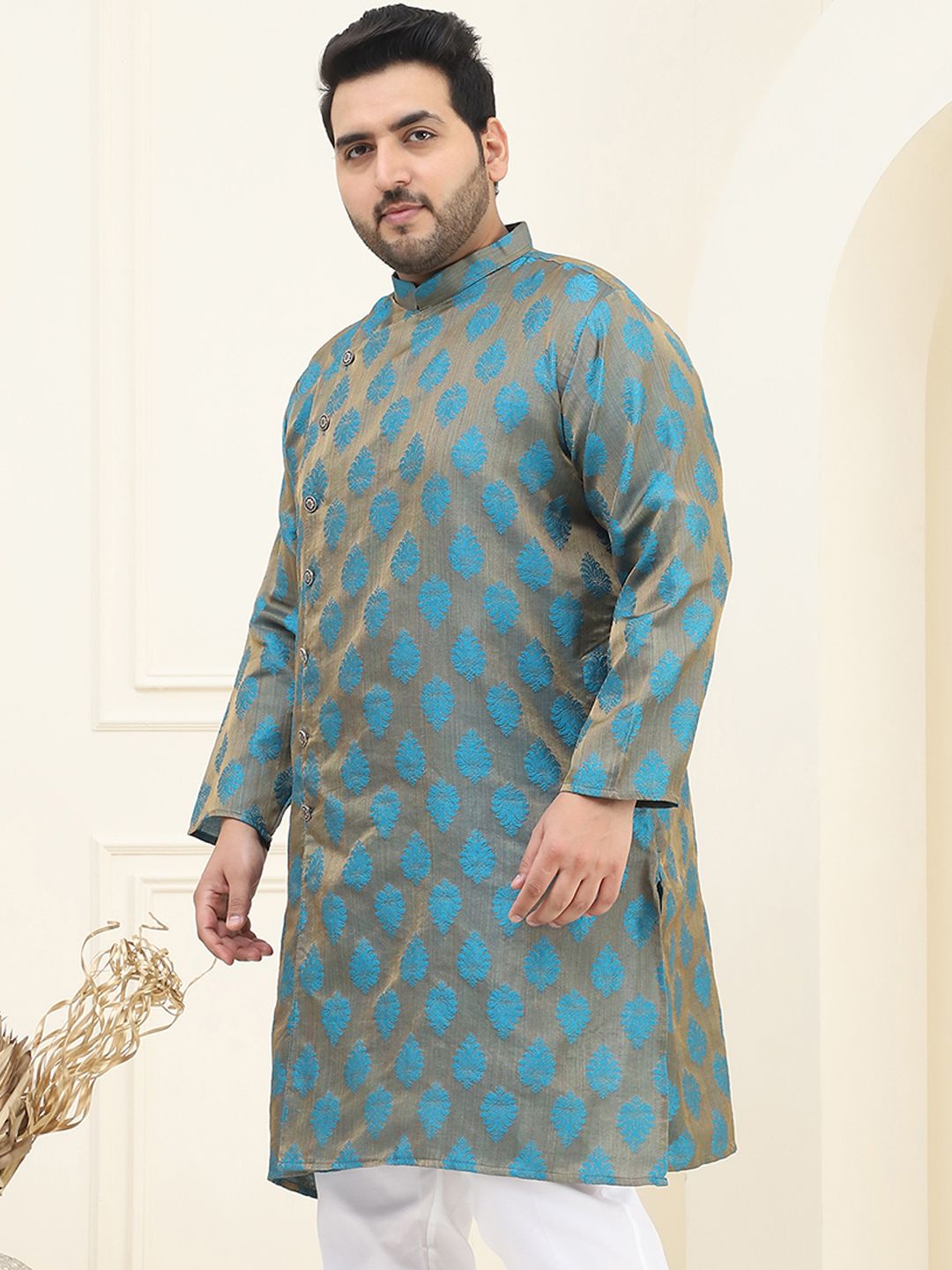 SOJANYA PLUS Ethnic Motifs Woven Design Mandarin Collar Straight Jacquard Kurta