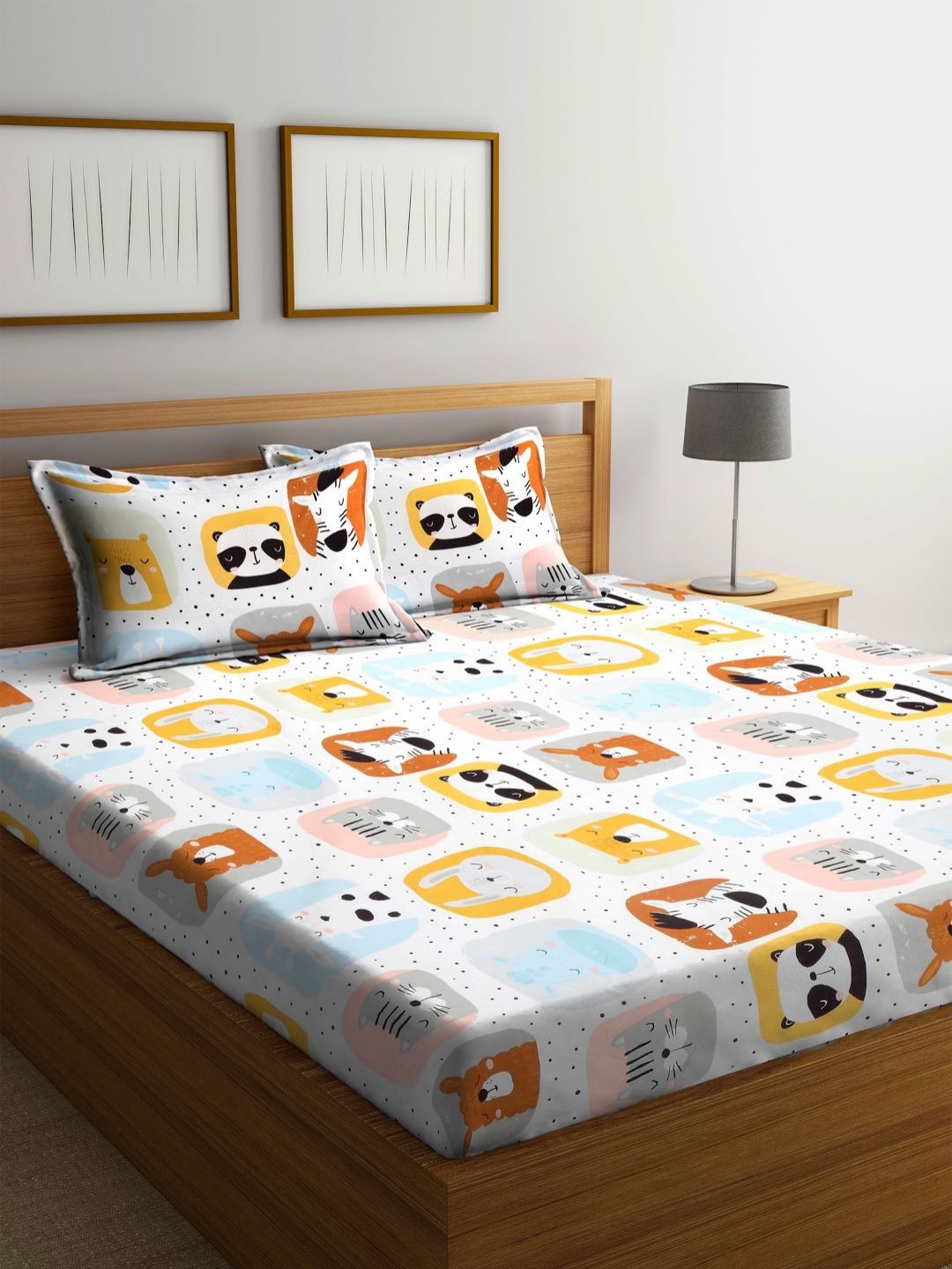 Aura White & Orange Cartoon Printed Dilengkapi Cadar King 300TC Dengan 2 Sarung Bantal