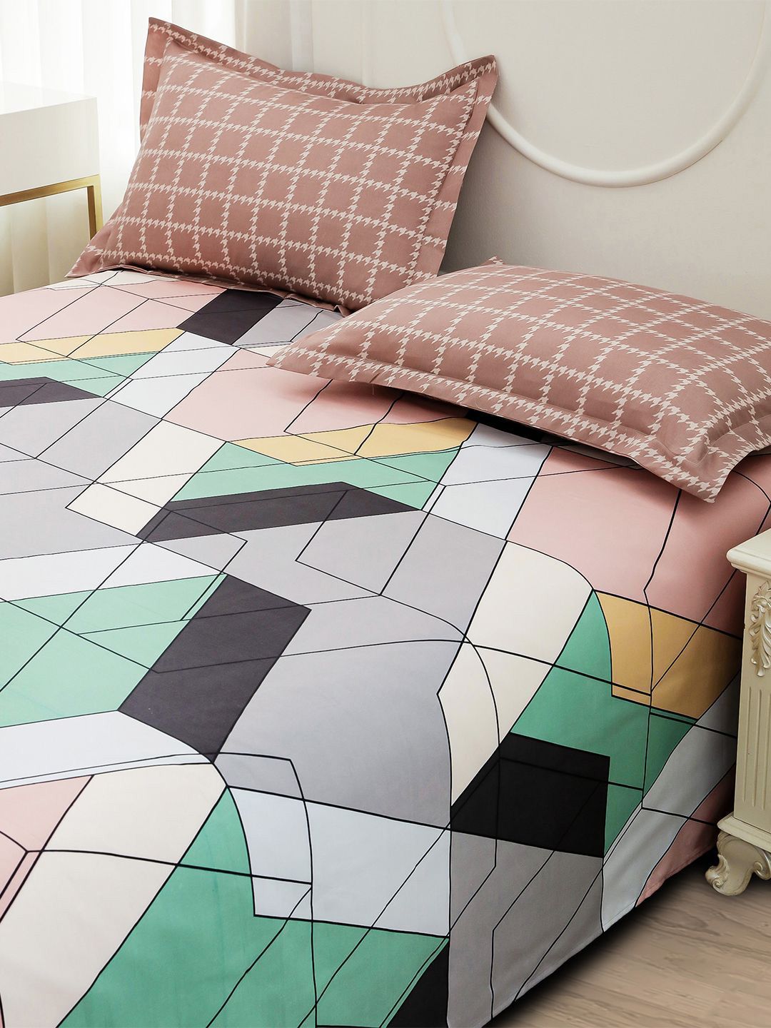 Story@home Green Geometric Printed 240 TC Satin Finish Queen Bedsheet Set