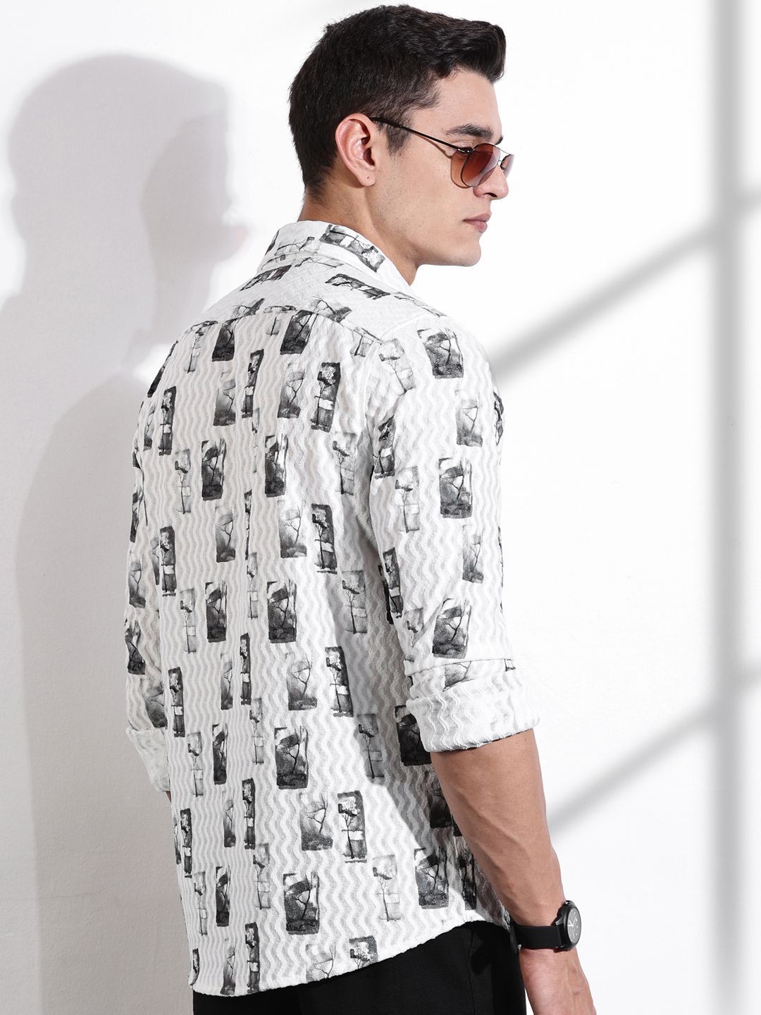 Thomas Scott Men Classic Slim Fit Cutaway Collar Abstract Printed Casual Shirt