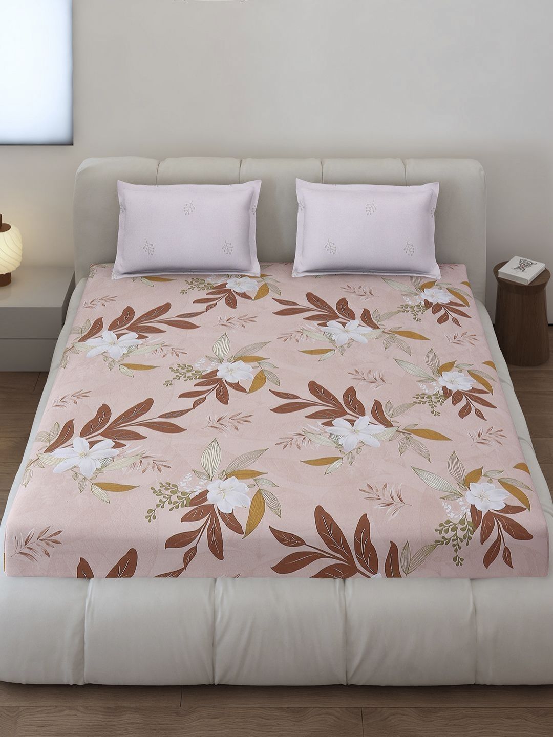 Monte Carlo Edmond Peach-Coloured & Brown Printed 144 TC King Bedsheet Set 2.70 m x 2.70 m