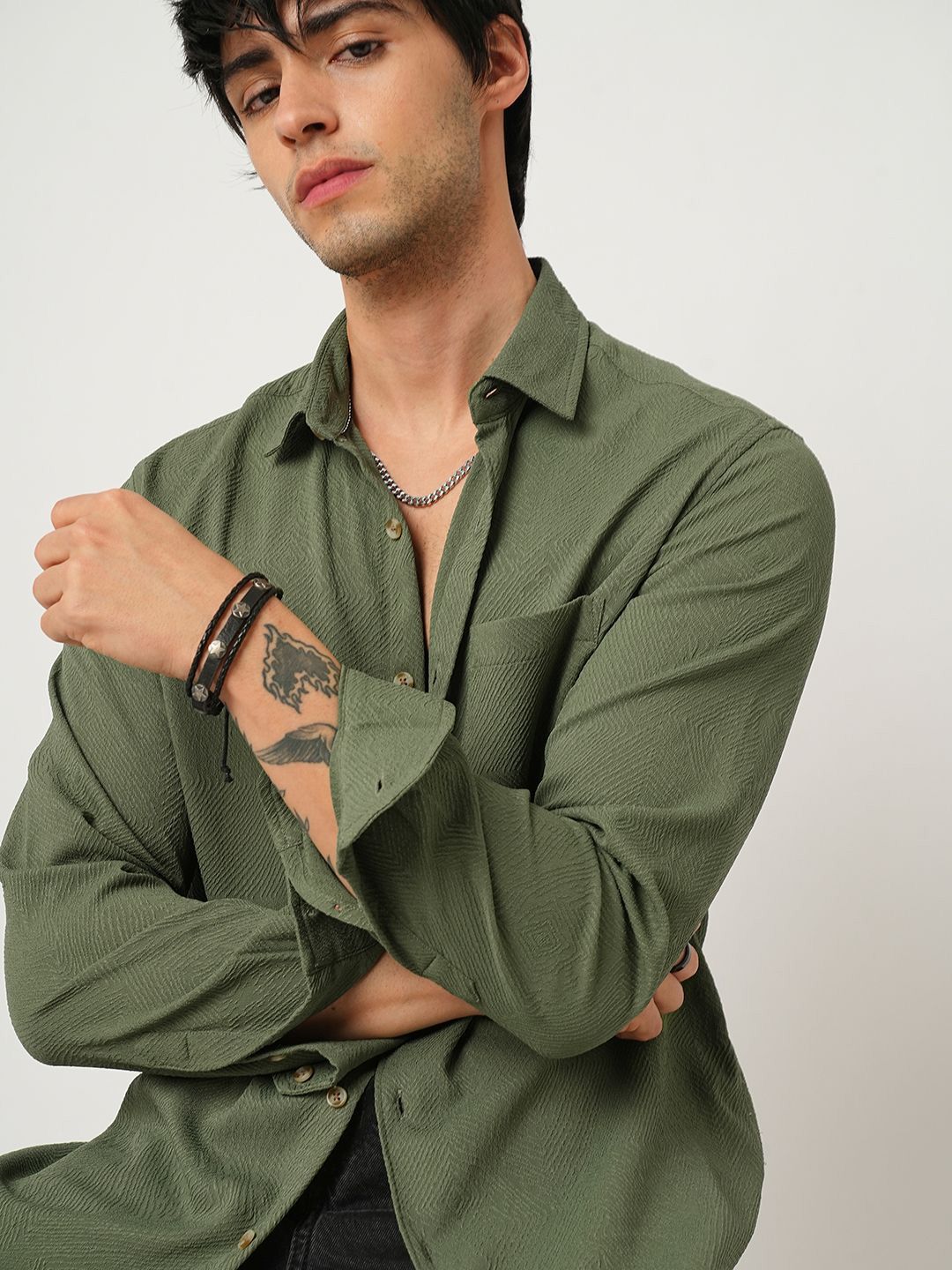 VASTRADO Men Classic Cutaway Collar Textured Slim Fit Casual Shirt