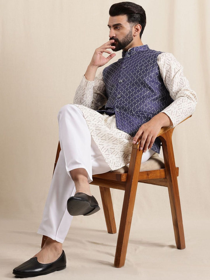 Anouk Men Ikat Printed Kurta dengan Piyama & Sulam Jaket Nehru