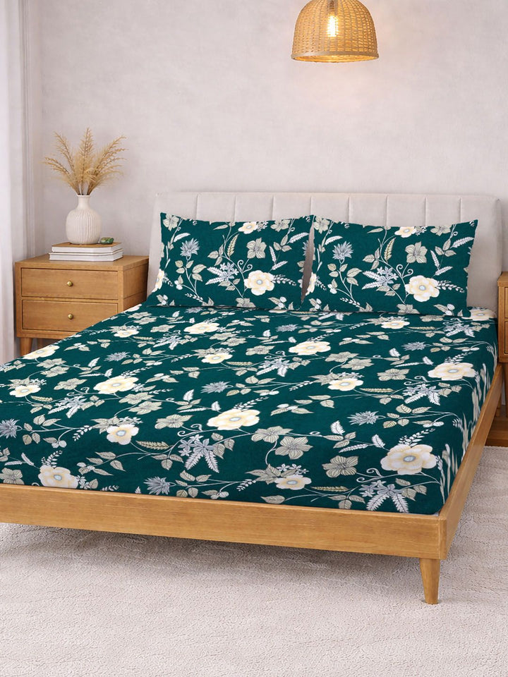 KLOTTHE Green & White Printed 300 TC Double Bedsheet With 2 Pillow Covers- 2.5 m x 2.25 m
