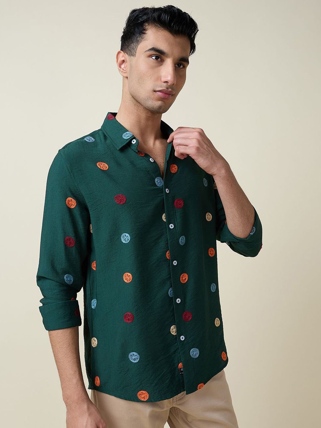 Thomas Scott Men Premium Fit Spread Collar Solid Casual Shirt