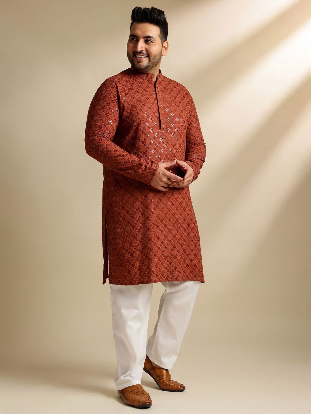 SOJANYA PLUS Embroidered Mandarin Collar Straight Pure Cotton Kurta
