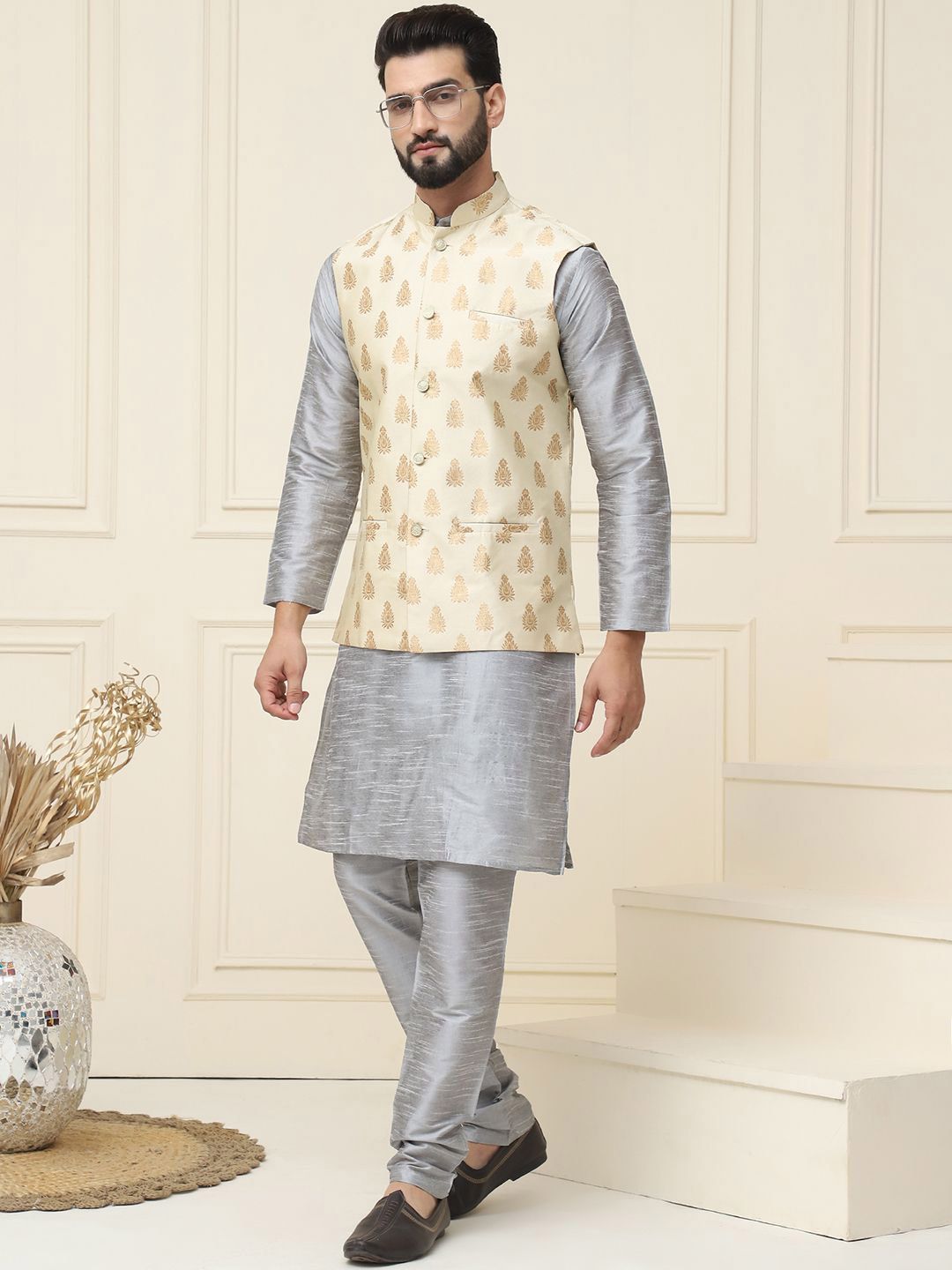 SOJANYA Men Straight Kurta with Churidar & Nehru Jacket