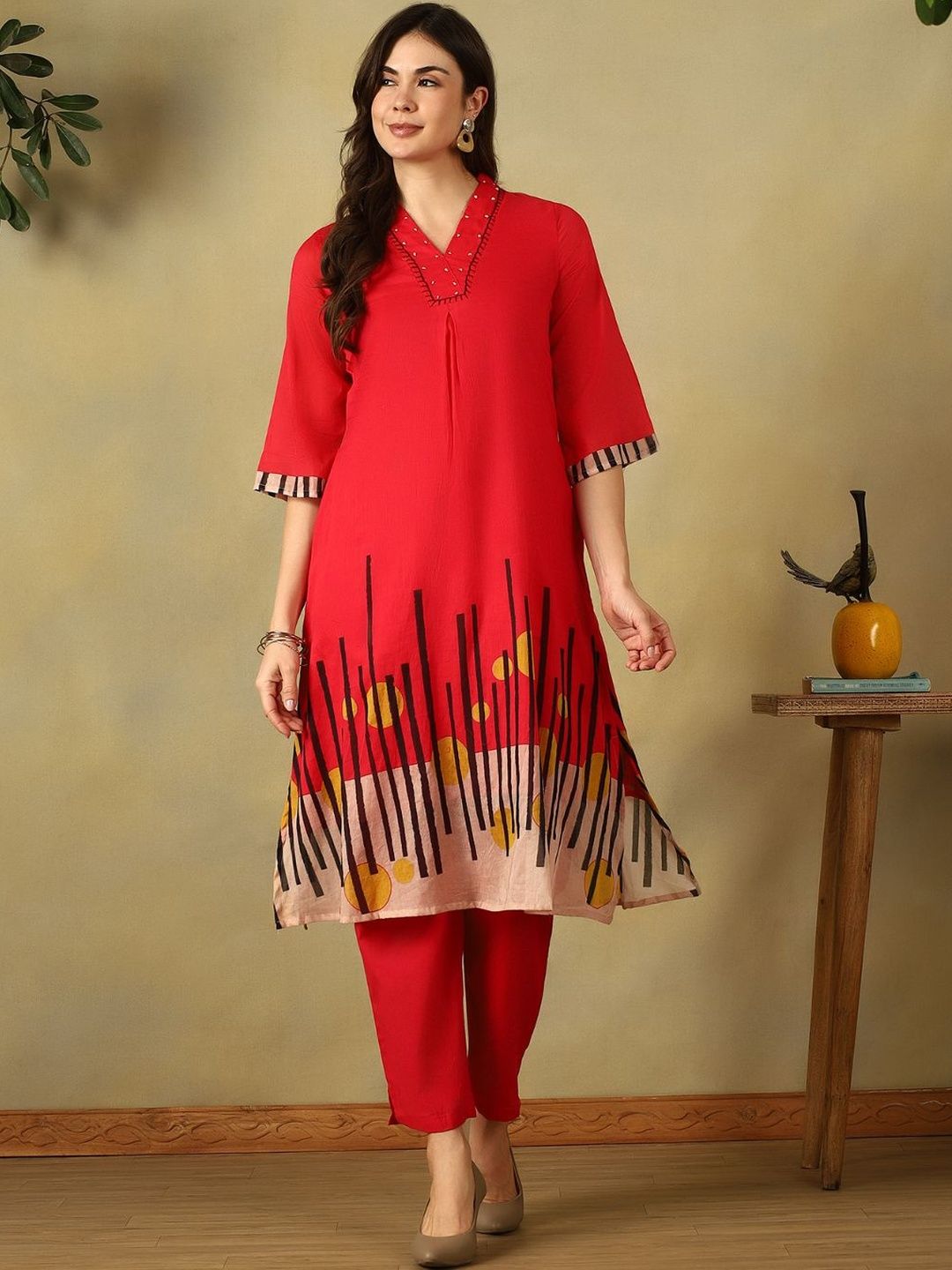 Mamicha Women Printed Regular Beads and Stones Pure Cotton Kurta with Trousers