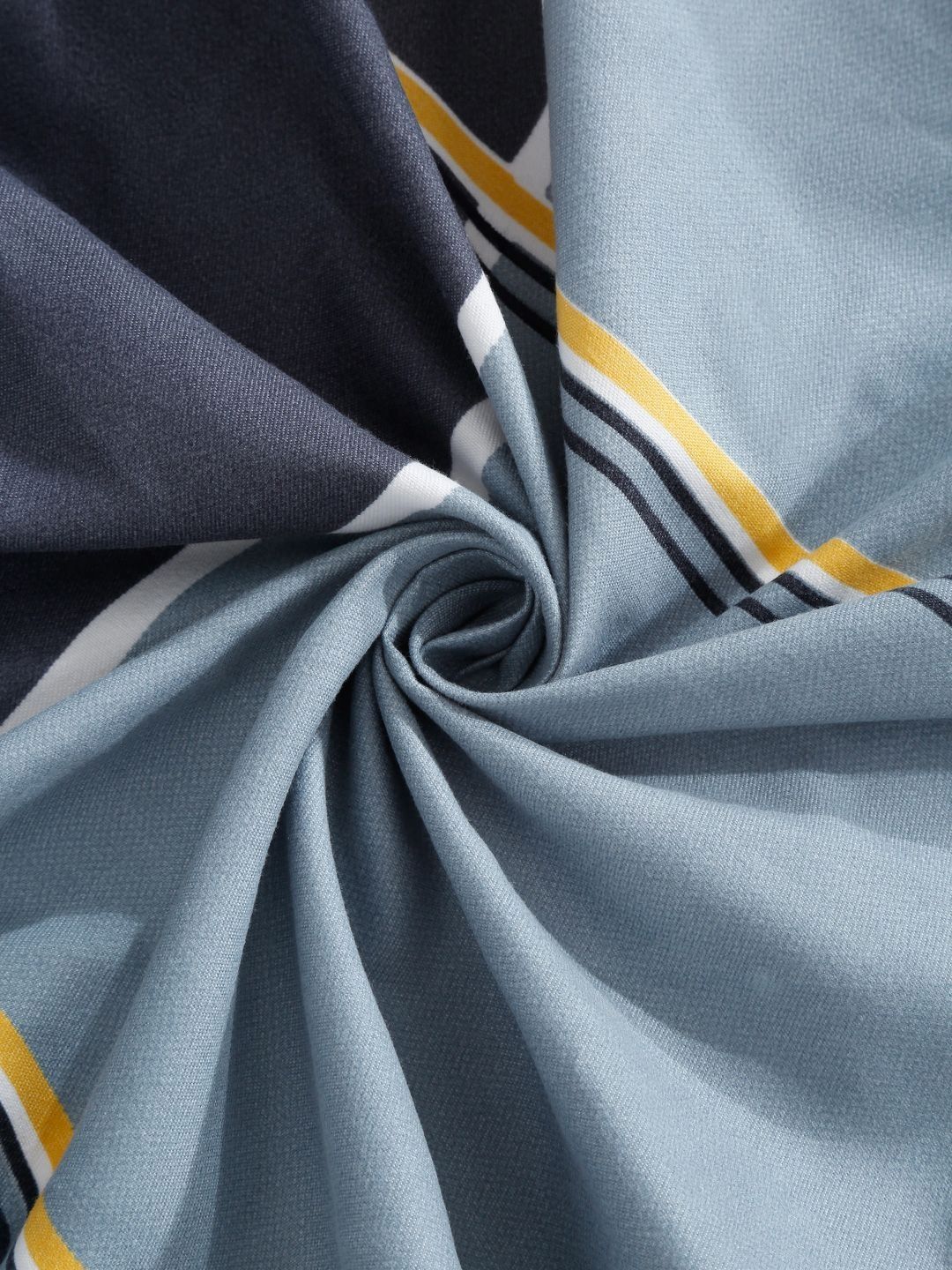 Myntra Elegant Homes Blue & Grey Checked Printed 300 TC King Bedsheet Set 2.50 x 2.20 m