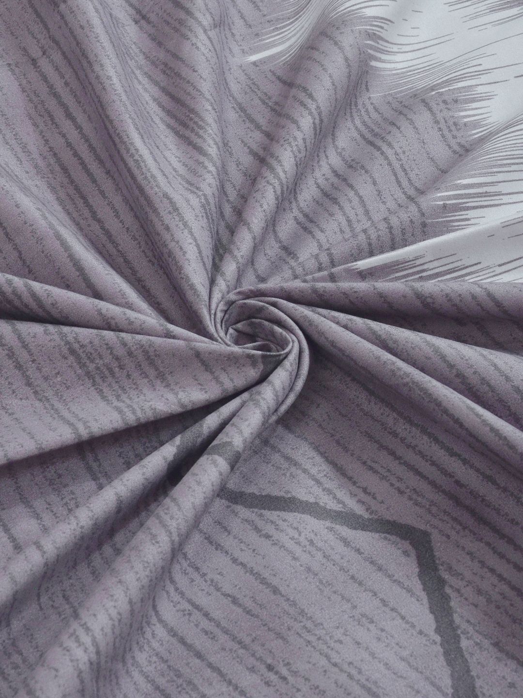 Aura Grey & White Geometric Printed 300 TC Fitted Double King Bedsheet Set-2.50 m X 2.25 m