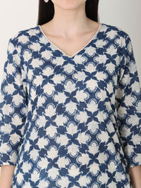 W Women Geometric Flared Sleeves Kurta