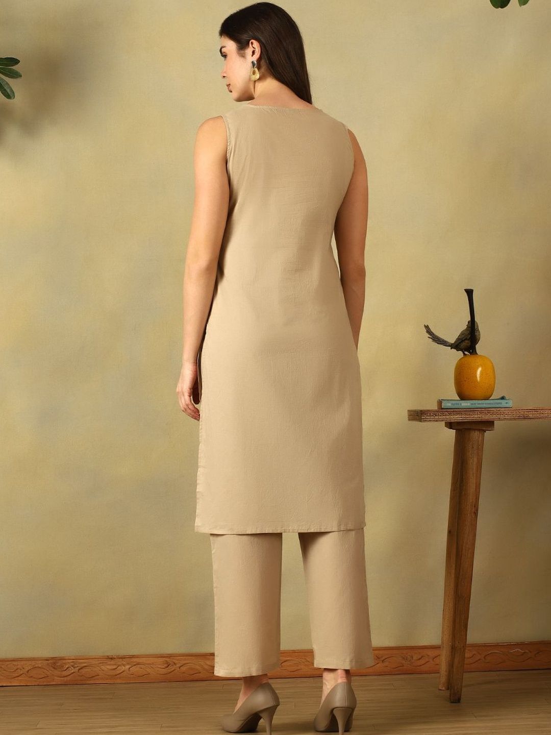Mamicha Women Regular Thread Work Pure Cotton Kurta with Trousers