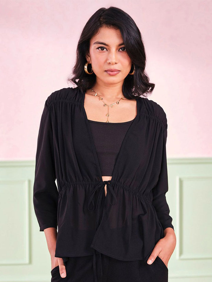 Dan V-Neck mengikat tali leher