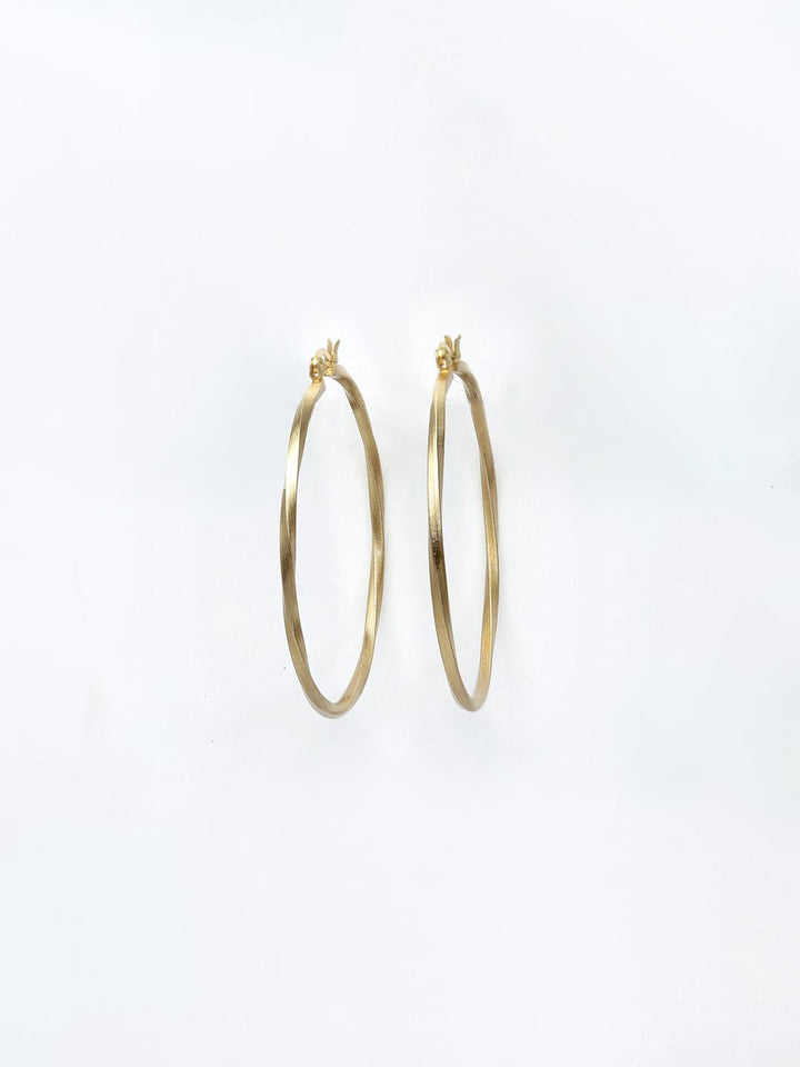 DressBerry Gold-Plated Contemporary Circular Hoop Earrings