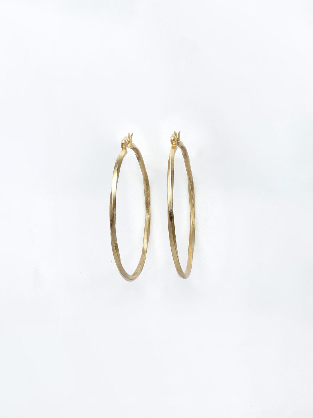 DressBerry Gold-Plated Contemporary Circular Hoop Earrings