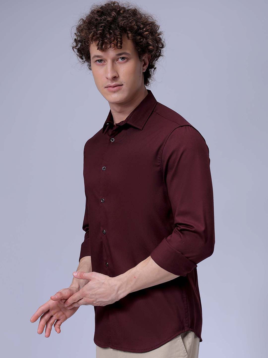 The Indian Garage Co Men Slim Fit Spread Collar Solid Casual Shirt