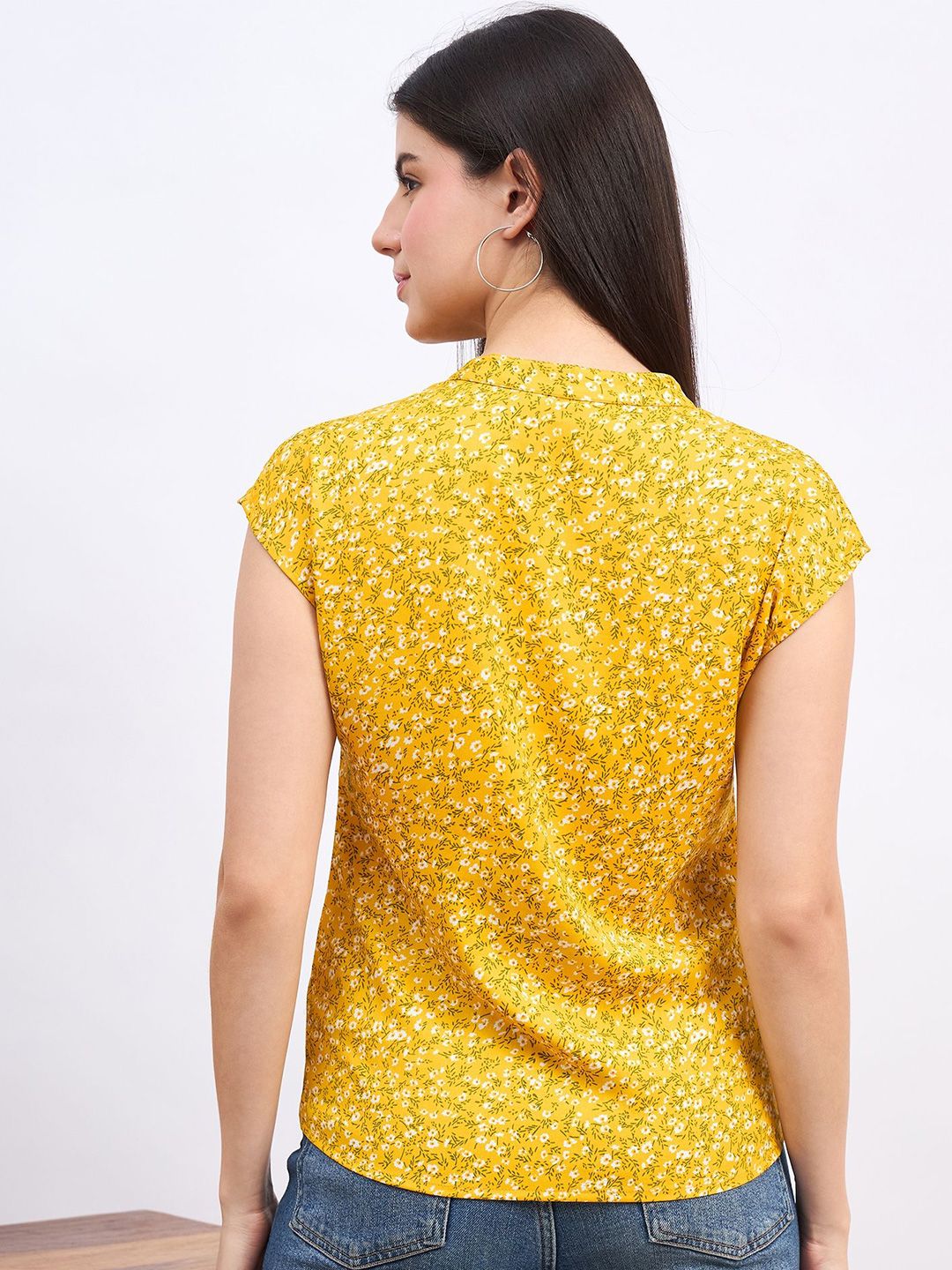 Berrylush Floral Print Keyhole Neck Top