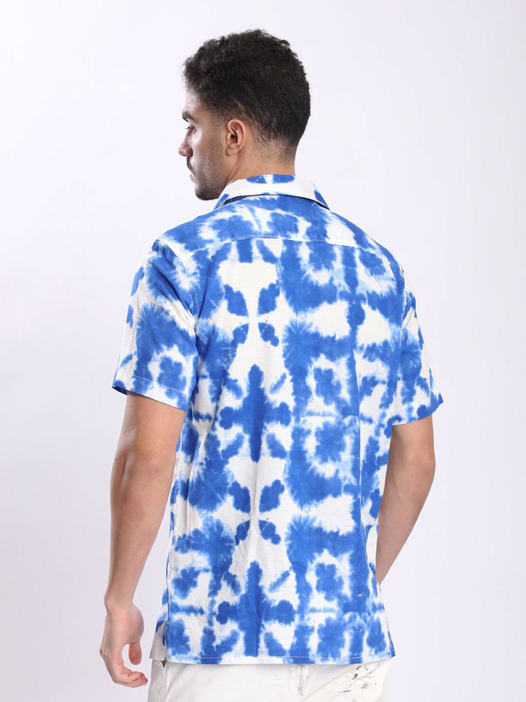Bene Kleed Men Abstract Printed Cuban Collar Casual Shirt