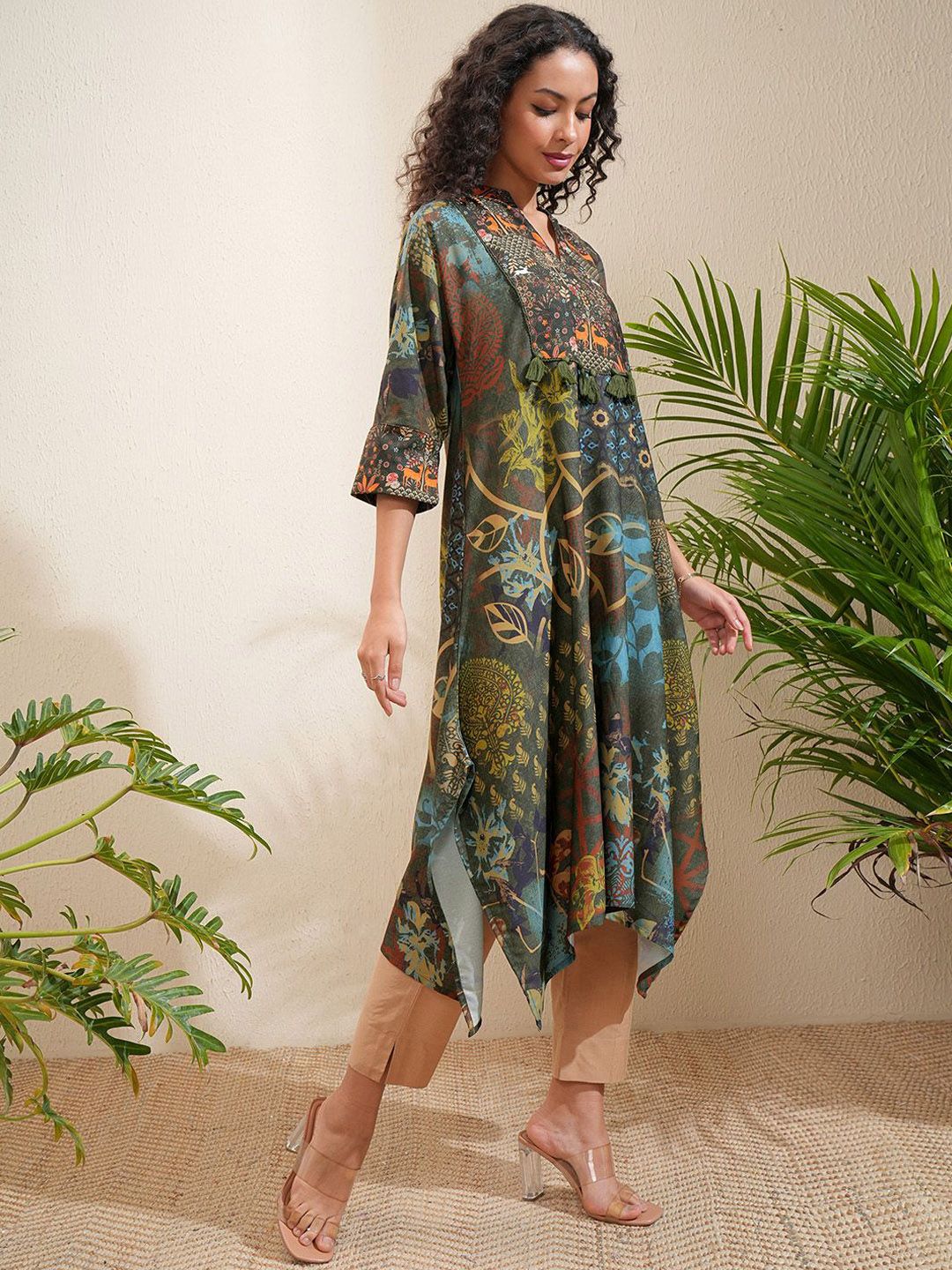 Vishudh Women Floral Printed Mandarin Collar A Line Kurta