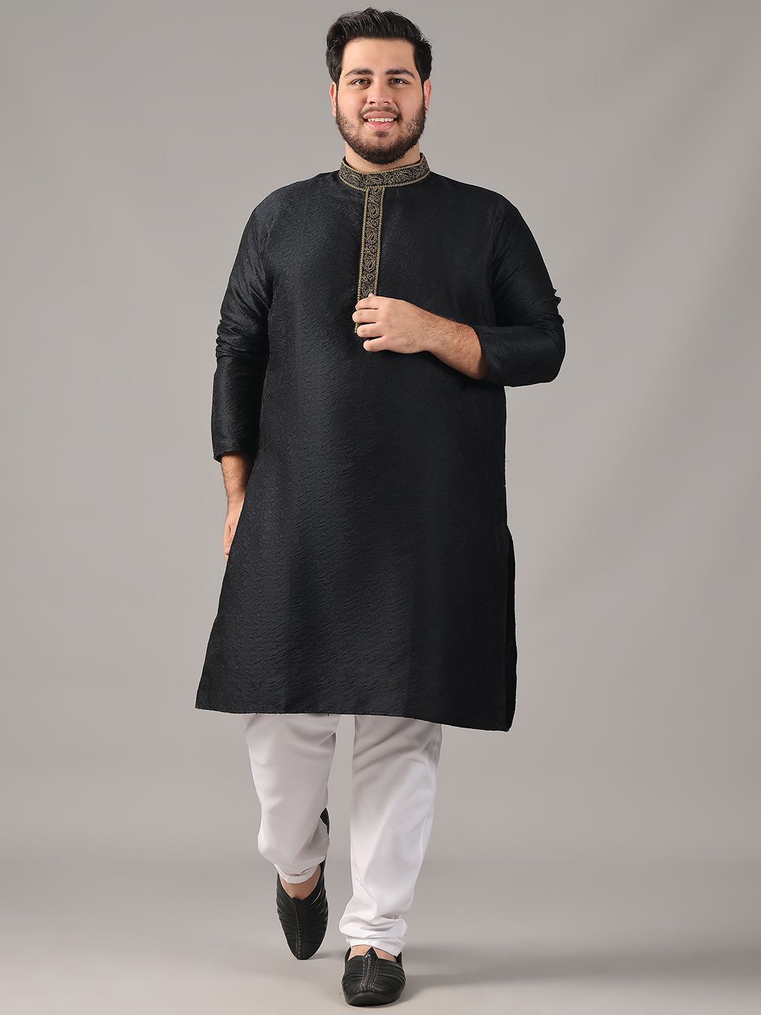 SOJANYA PLUS Plus Size Men Paisley Woven Design Band Collar Straight Kurta With Pyjamas