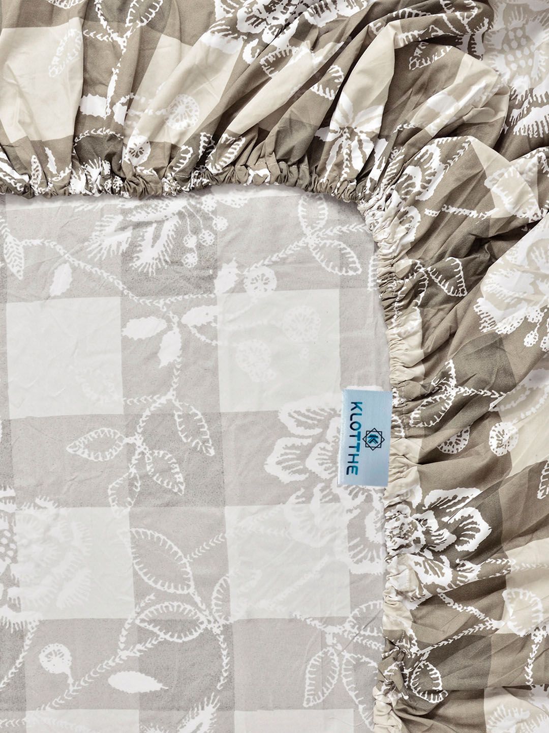 KLOTTHE Beige & White Printed 300 TC Double Bedsheet With 2 Pillow Covers- 2.5 m x 2.25 m