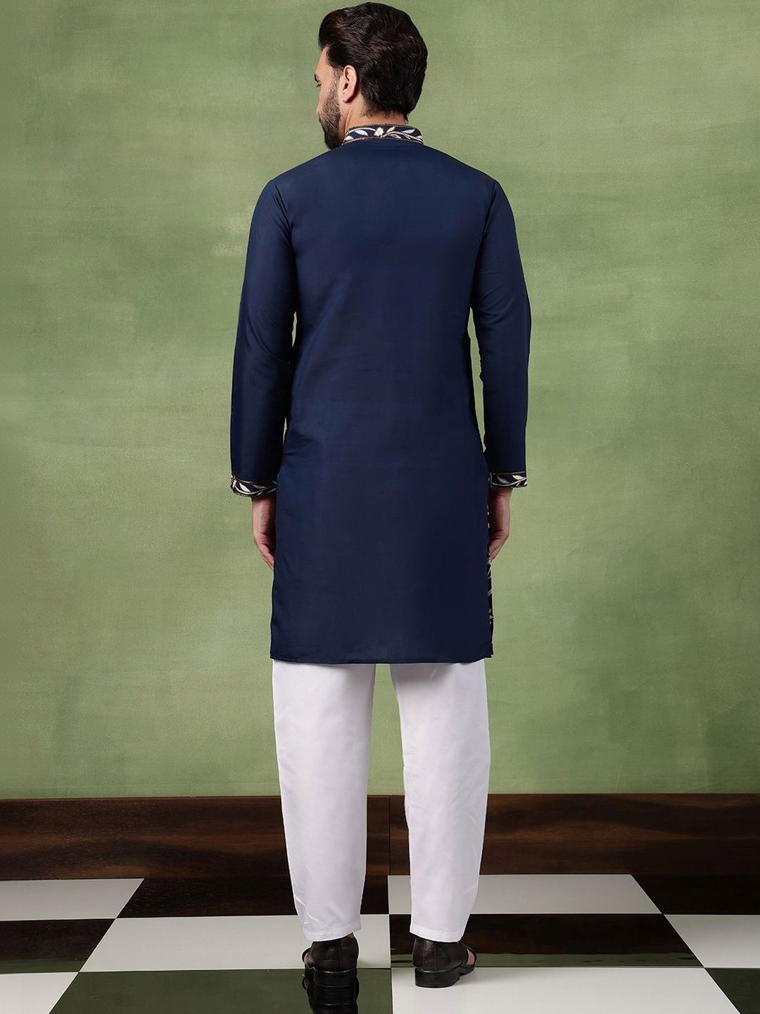 Anouk Men Animal Embroidered Regular Thread Work Pure Cotton Kurta with Pyjamas