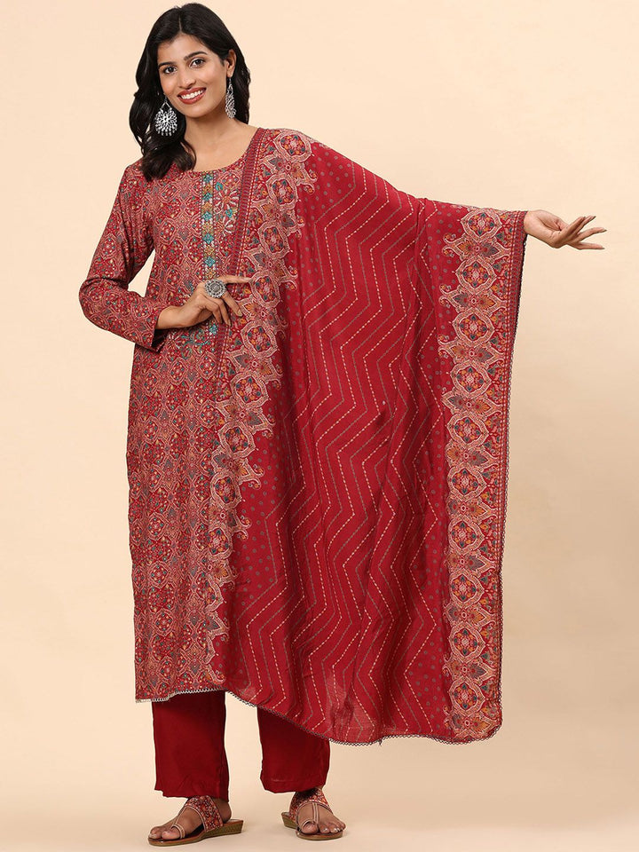 Mamicha Women Floral Printed Regular Thread Work Pure Cotton Kurta with Palazzos & With Dupatta
