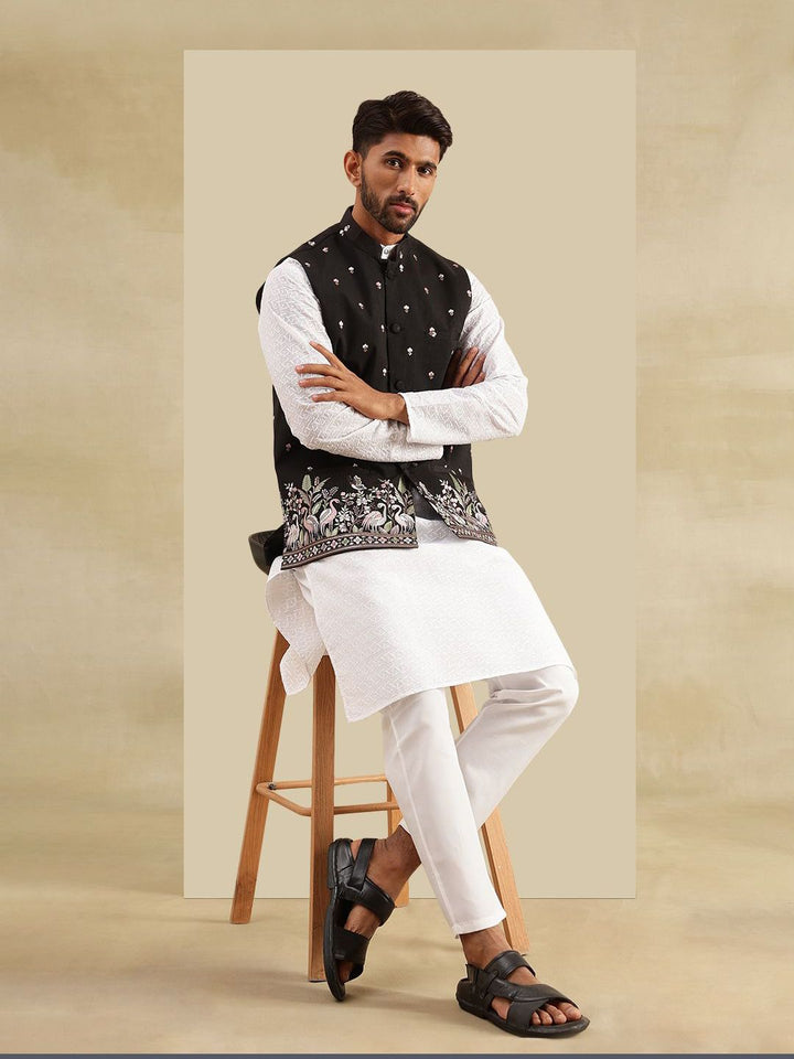 SOJANYA Men Embroidered Regular Pure Cotton Kurta with Pyjamas & Nehru Jacket
