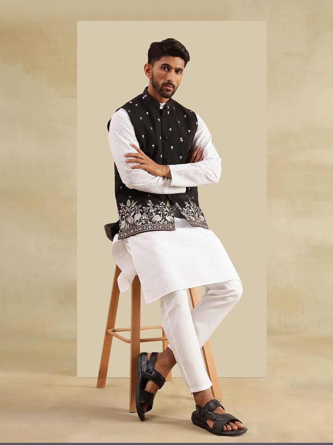SOJANYA Men Embroidered Regular Pure Cotton Kurta with Pyjamas & Nehru Jacket