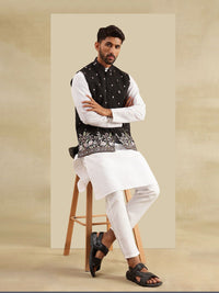 SOJANYA Men Embroidered Regular Pure Cotton Kurta with Pyjamas & Nehru Jacket