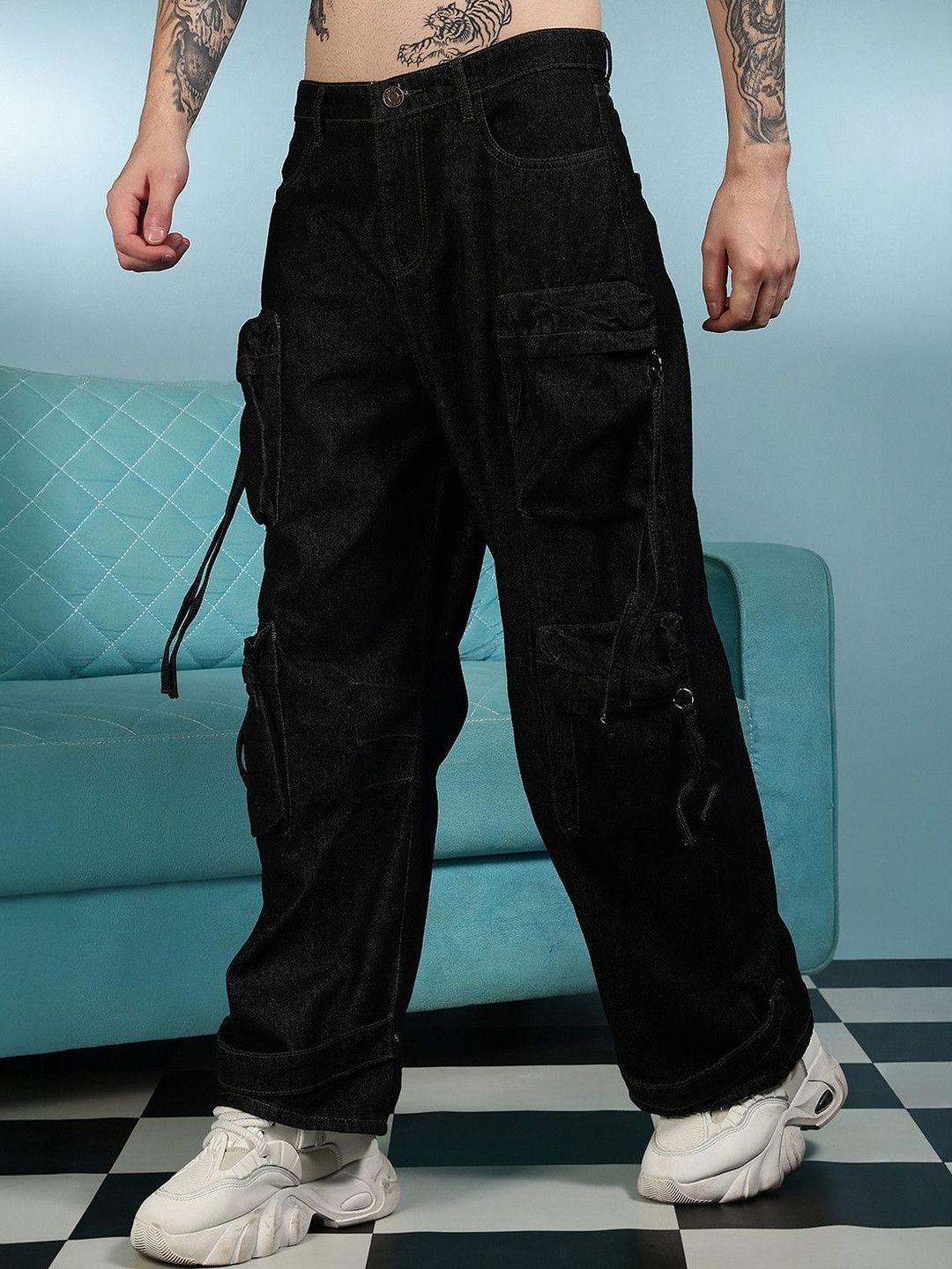 Eszett Men Black Baggy High-Rise Easy Wash Cargos Seluar