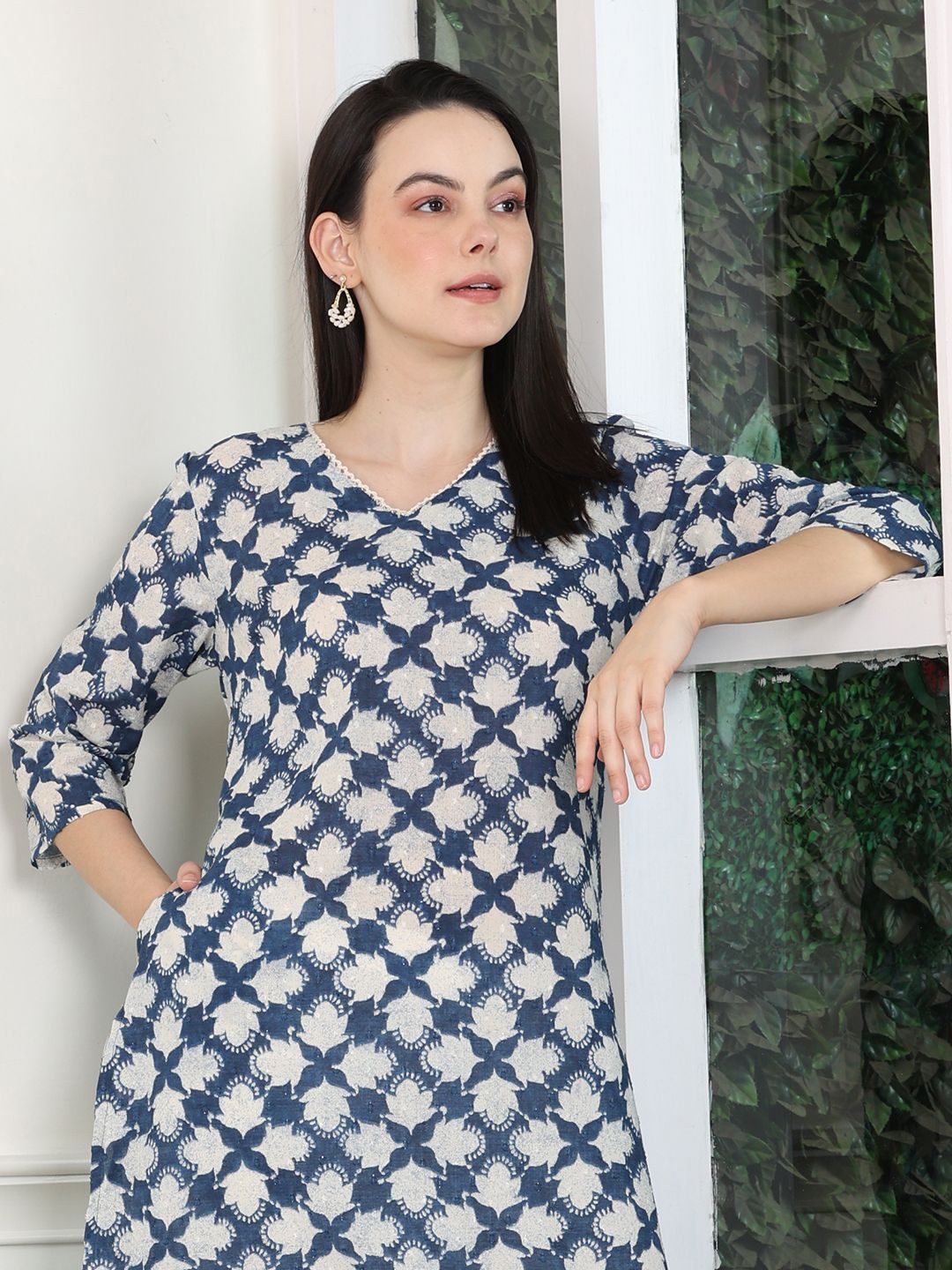 W Women Geometric Flared Sleeves Kurta