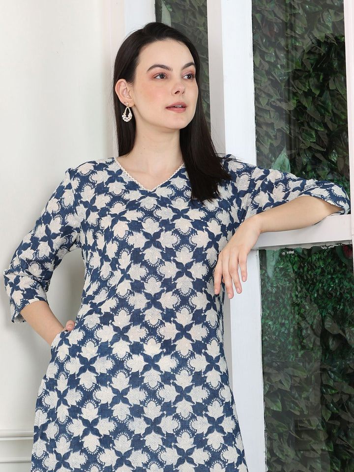 W Women Geometric Flared Sleeves Kurta