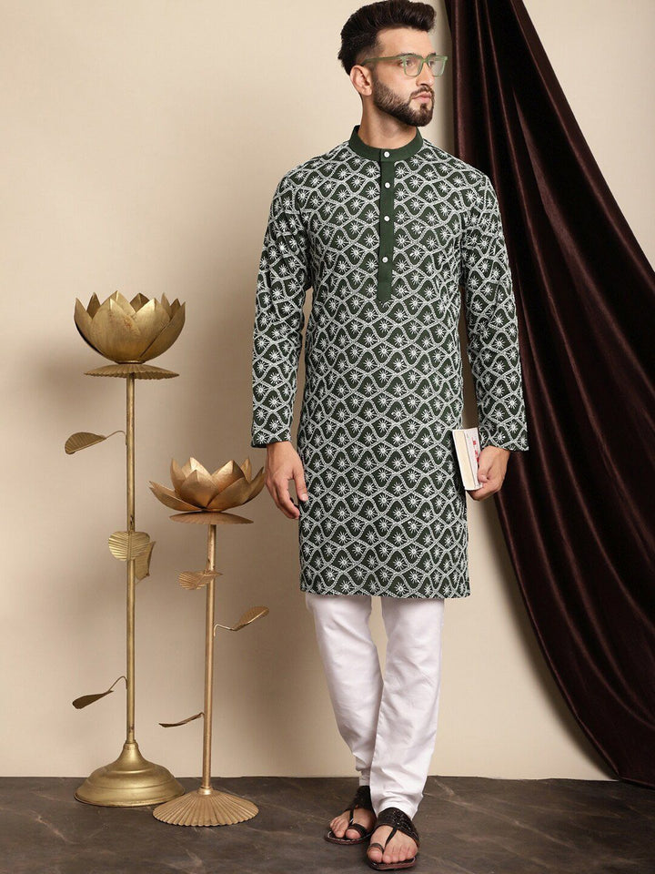 Motif Etnik Anouk Sulam Kolar Jalur Kapas Tulen Kurta Biasa dengan Churidar