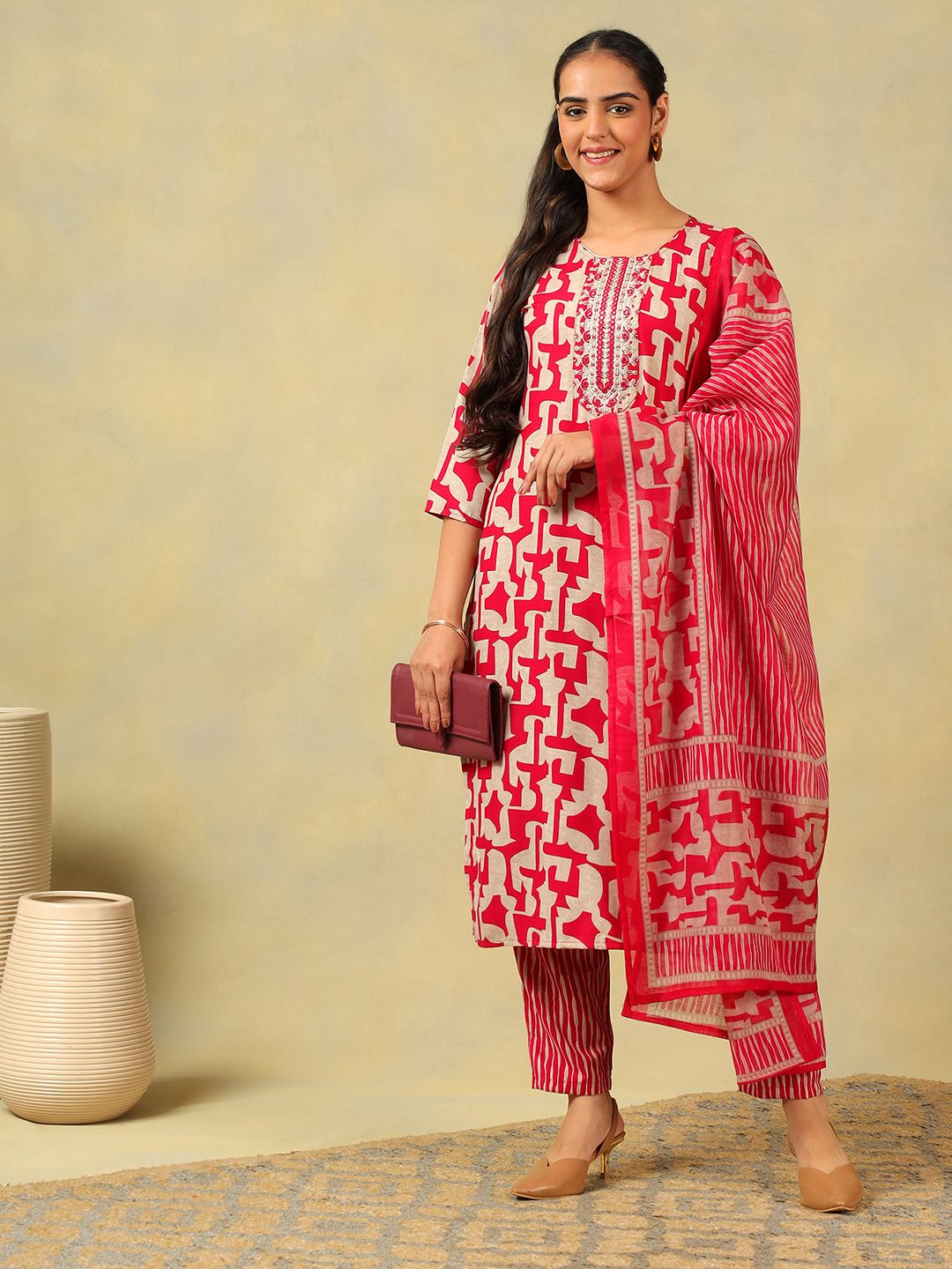 Mamicha Women Printed Regular Thread Work Pure Cotton Kurta with Trousers & With Dupatta